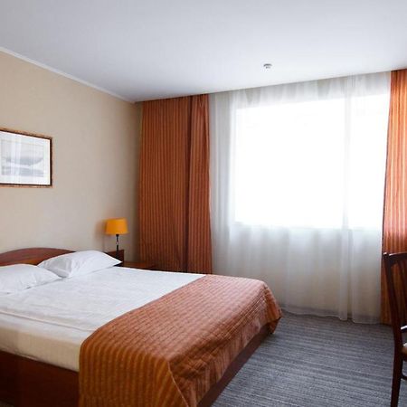 Optima Kropyvnytskyi Hotel Ngoại thất bức ảnh