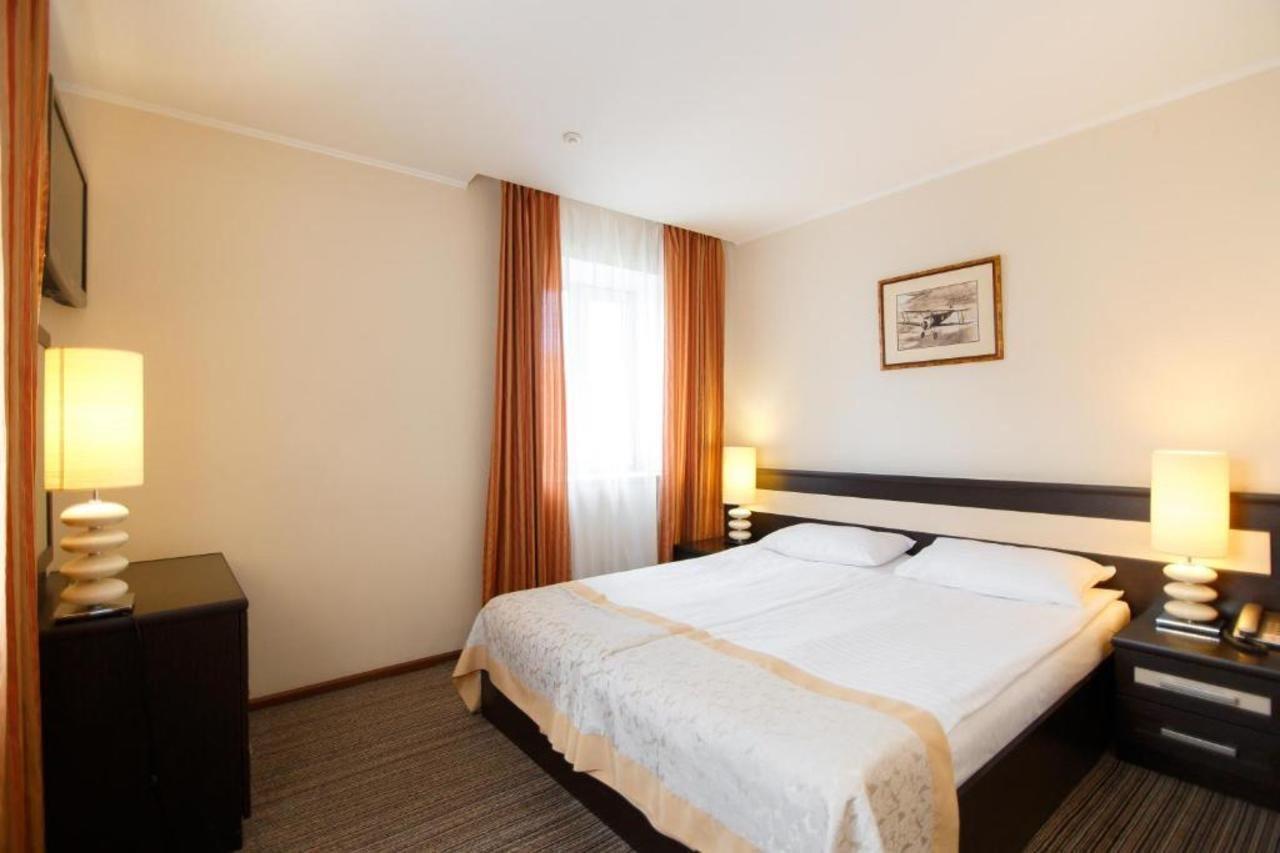Optima Kropyvnytskyi Hotel Ngoại thất bức ảnh