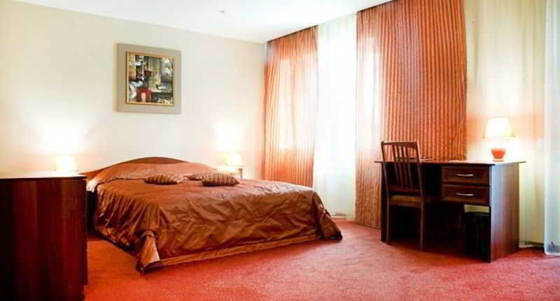 Optima Kropyvnytskyi Hotel Ngoại thất bức ảnh