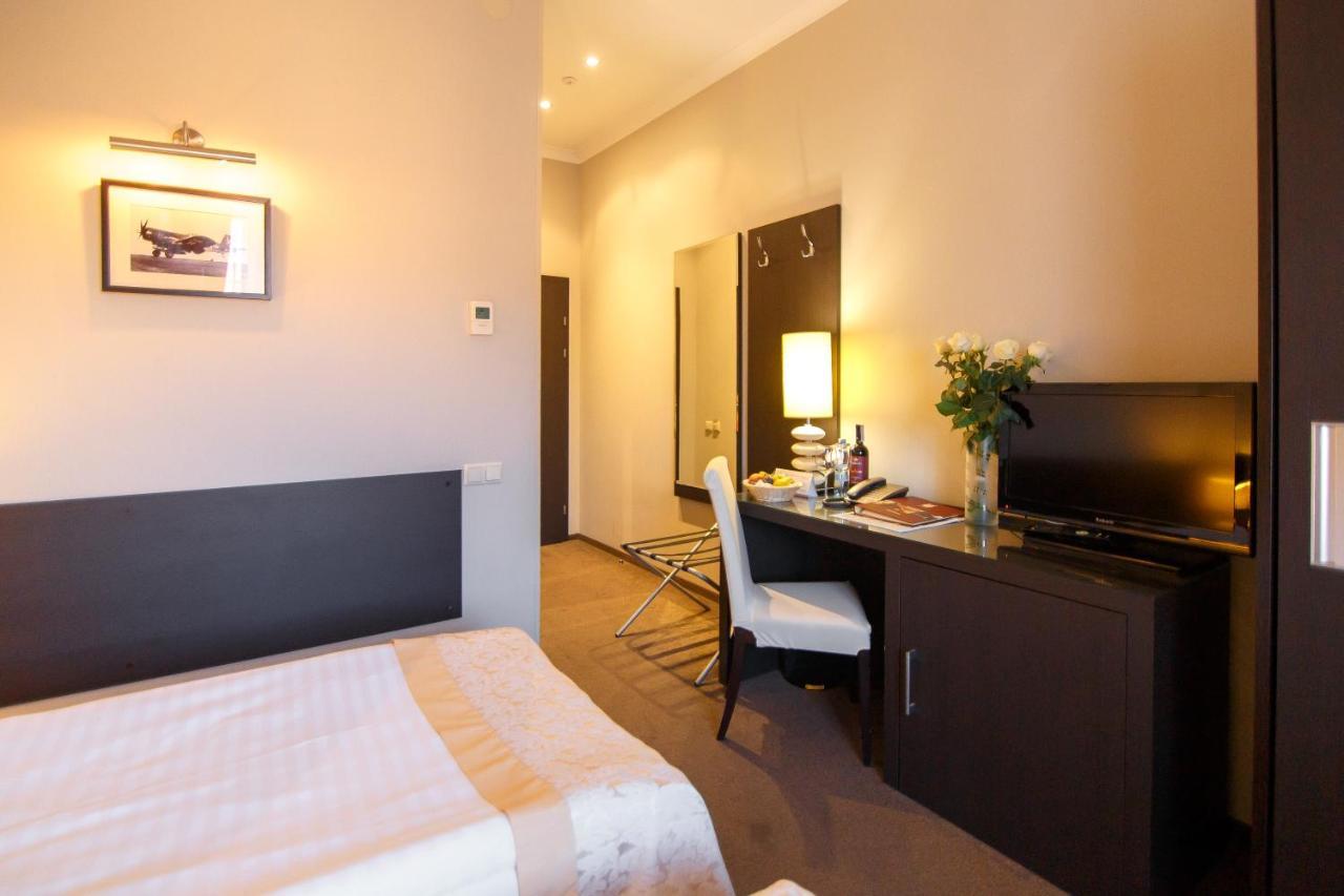 Optima Kropyvnytskyi Hotel Ngoại thất bức ảnh