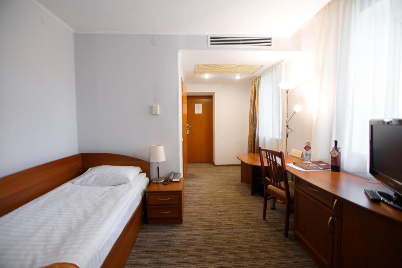 Optima Kropyvnytskyi Hotel Ngoại thất bức ảnh