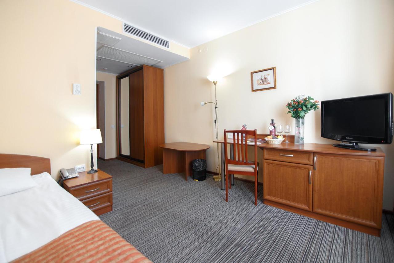 Optima Kropyvnytskyi Hotel Ngoại thất bức ảnh