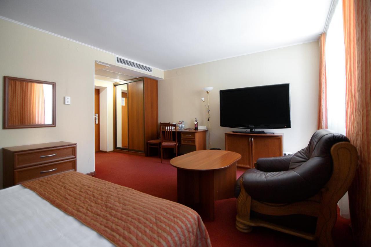 Optima Kropyvnytskyi Hotel Ngoại thất bức ảnh