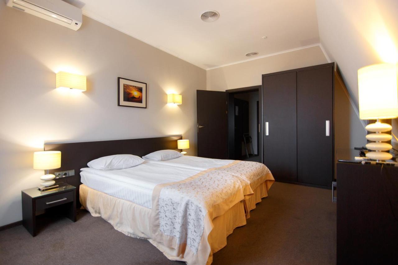 Optima Kropyvnytskyi Hotel Ngoại thất bức ảnh