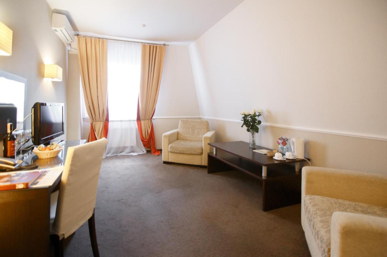 Optima Kropyvnytskyi Hotel Ngoại thất bức ảnh