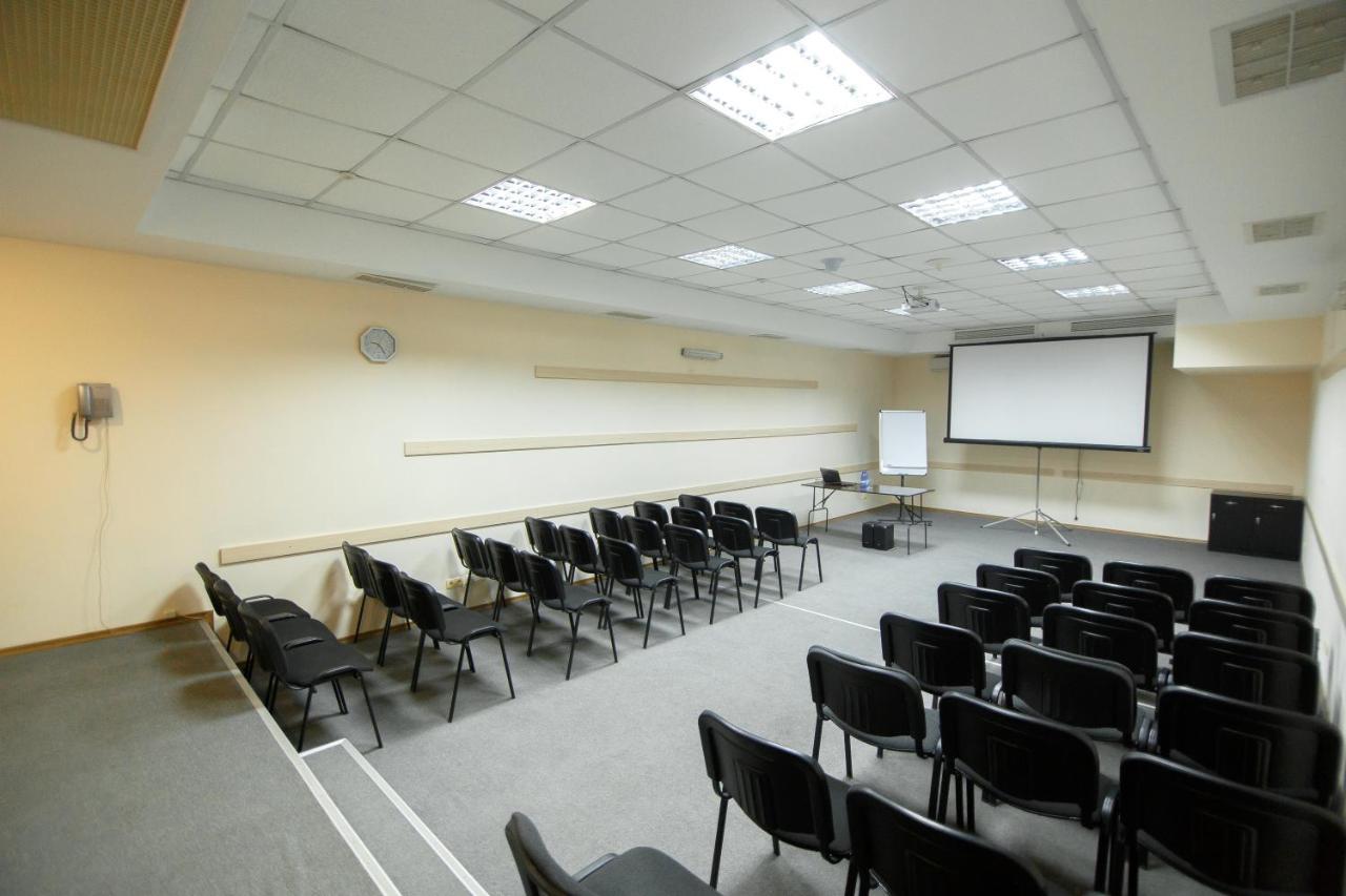 Optima Kropyvnytskyi Hotel Ngoại thất bức ảnh
