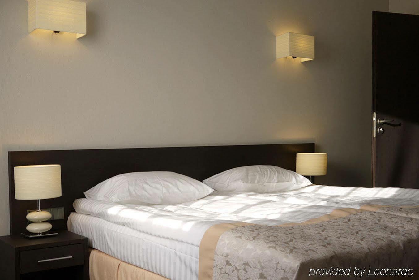 Optima Kropyvnytskyi Hotel Ngoại thất bức ảnh